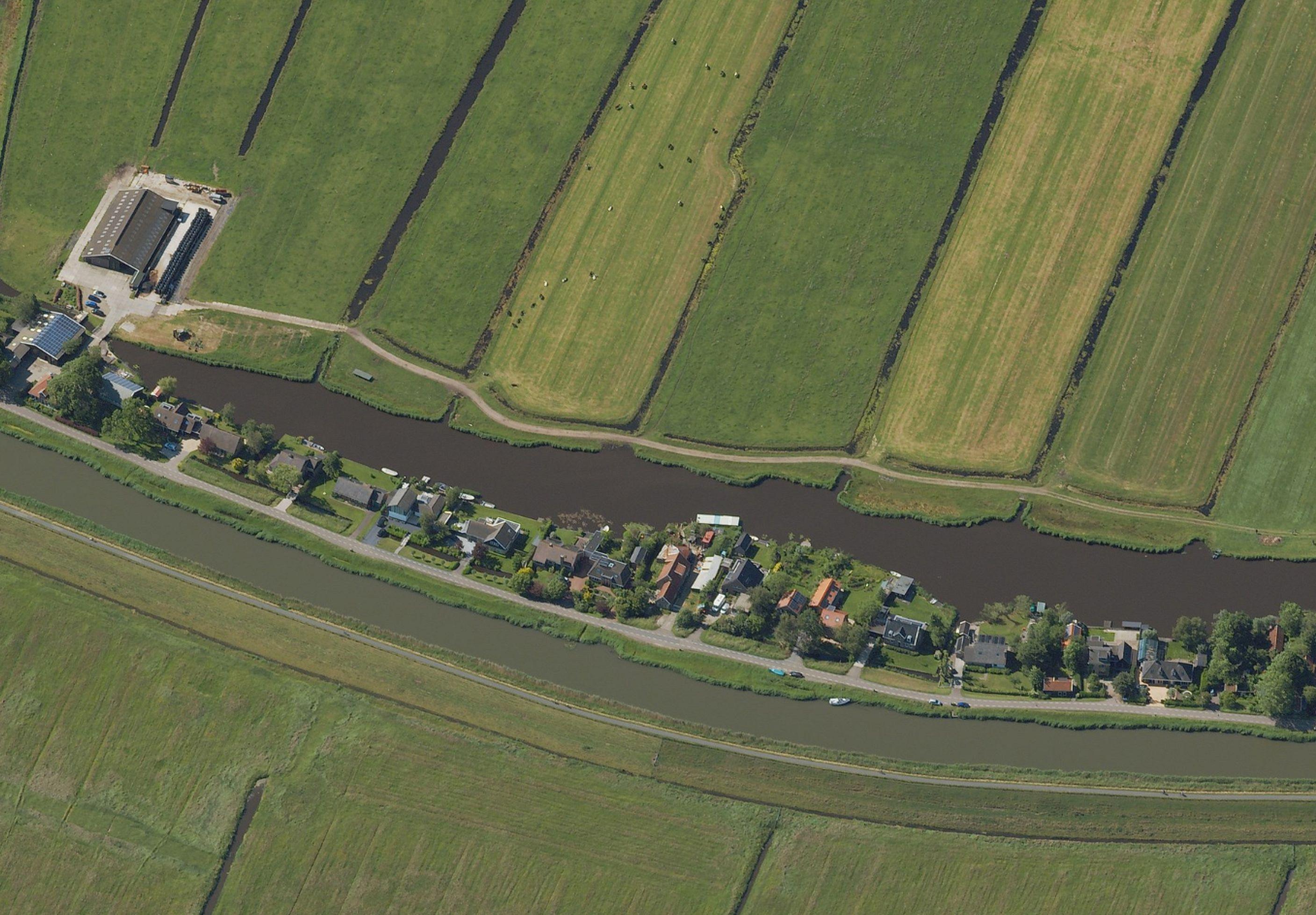 Gemeente Waterland wil af van botenhuis in Ilpendam, eigenaar woest: ’De vorige was gebouwd door mij